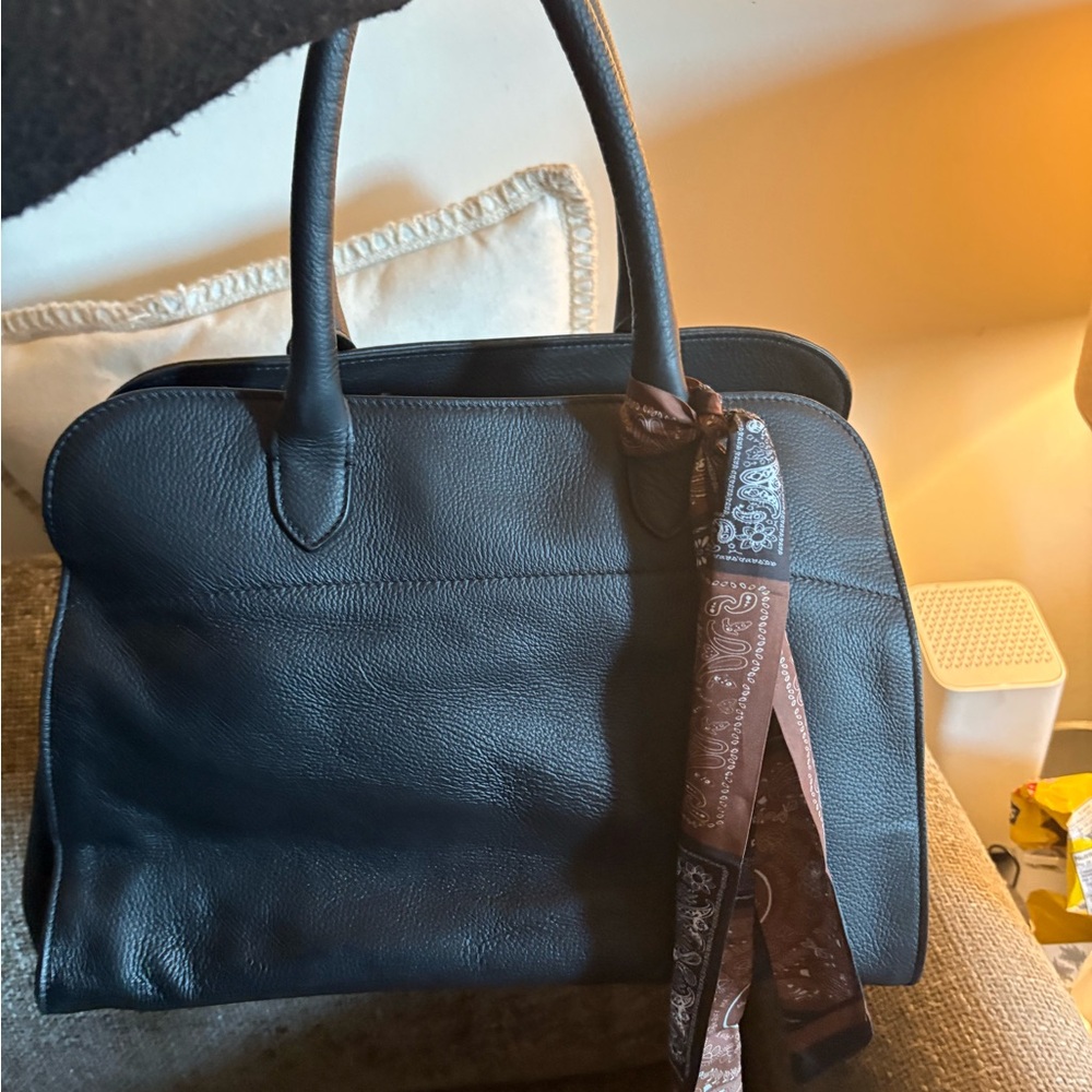 Elegant Black Leather Handbag